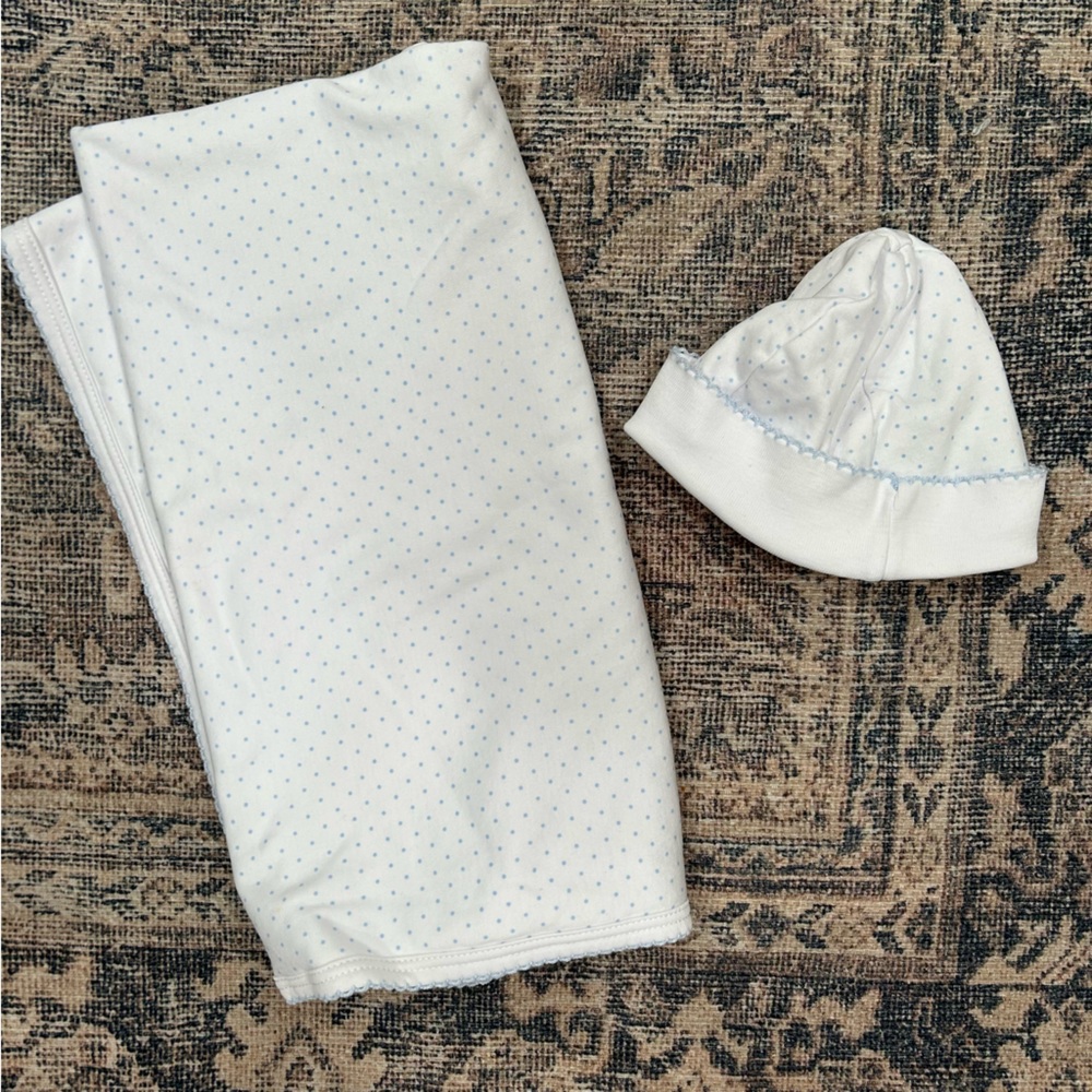 Kissy kissy blanket and hat